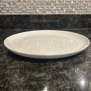 CRATE & BARREL Aaron Probyn Hue Large Platter Bright white Porcelain LIKE NEW